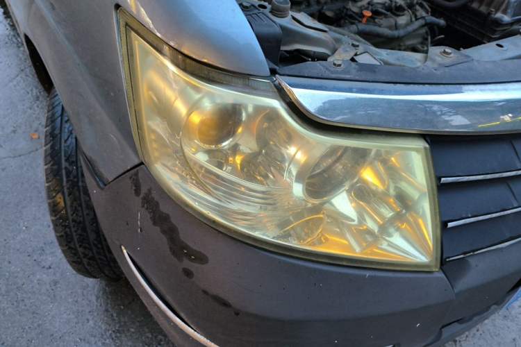 Used Dongfeng Shuaike 2013 1.5L Manual Comfort 7-Seater China V Standard Right Front Headlight