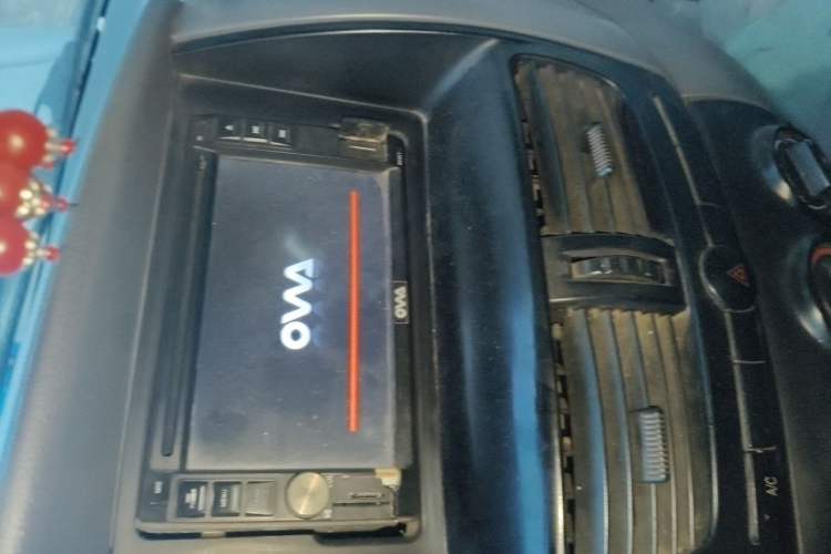 Used Dongfeng Shuaike 2013 Revised Version 1.5L Manual Standard Edition 7 Seats China IV Standard Audio And AC Panel