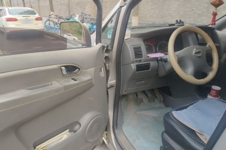 Used Dongfeng Shuaike 2013 Revised Version 1.5L Manual Standard Edition 7 Seats China IV Standard Driver Seat