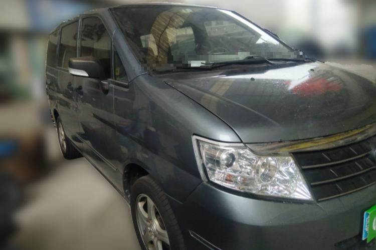 Used Dongfeng Shuaike 2013 Revised Version 1.5L Manual Comfort Trim 7 Seats China IV Standard Front Right 45 Deg