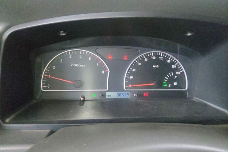 Used Dongfeng Shuaike 2013 Revised Version 1.5L Manual Comfort Trim 7 Seats China IV Standard Instrument Cluster