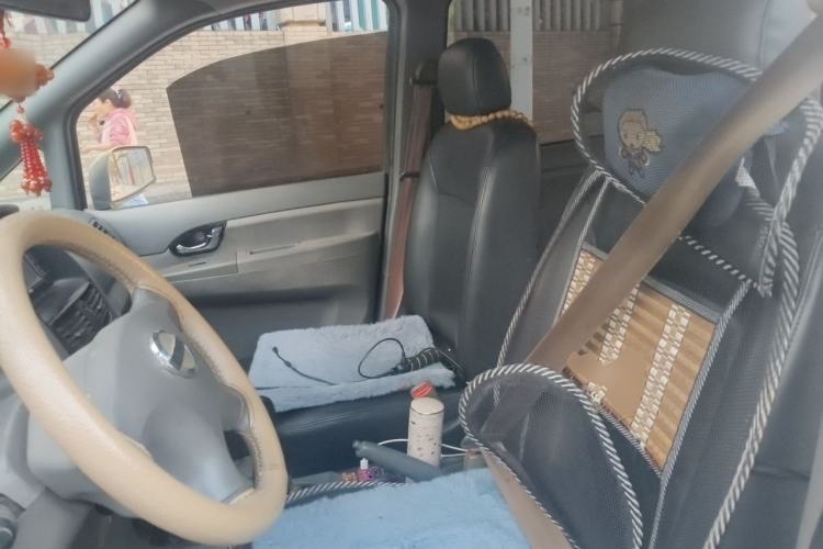 Used Dongfeng Shuaike 2013 Revised Version 1.5L Manual Standard Edition 7 Seats China IV Standard Left Front Seat