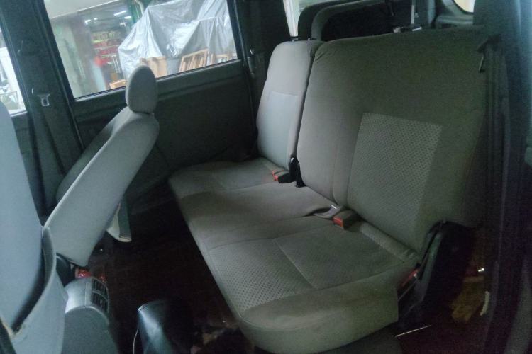 Used Dongfeng Shuaike 2013 Revised Version 1.5L Manual Comfort Trim 7 Seats China IV Standard Left Rear Seat