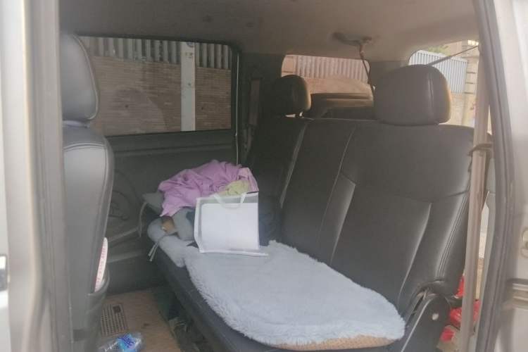 Used Dongfeng Shuaike 2013 Revised Version 1.5L Manual Standard Edition 7 Seats China IV Standard Left Rear Seat