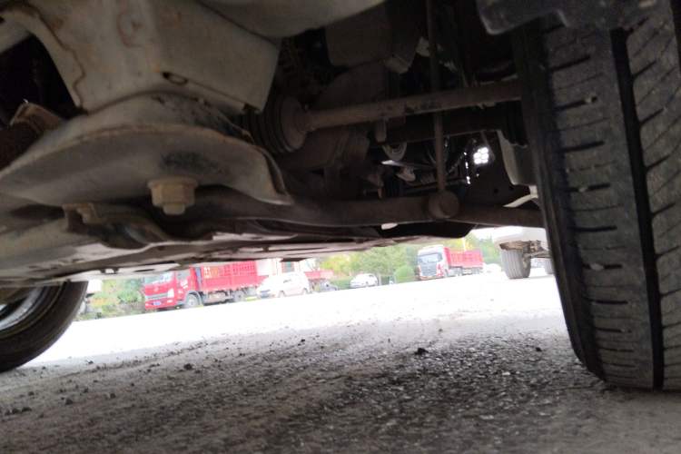 Used Dongfeng Shuaike 2013 1.5L Manual Standard Model 7-Seater China V Standard Chassis Front Right
