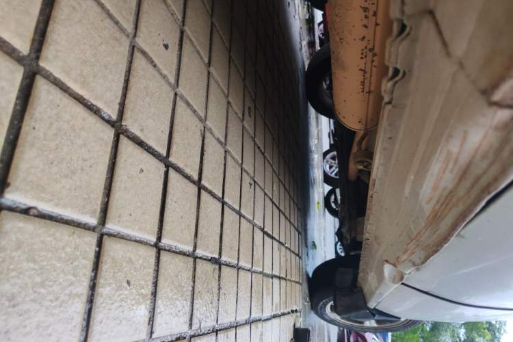 Used Dongfeng Shuaike 2013 Revised Version 1.5L Manual Comfort Trim 7 Seats China IV Standard Chassis Rear Right