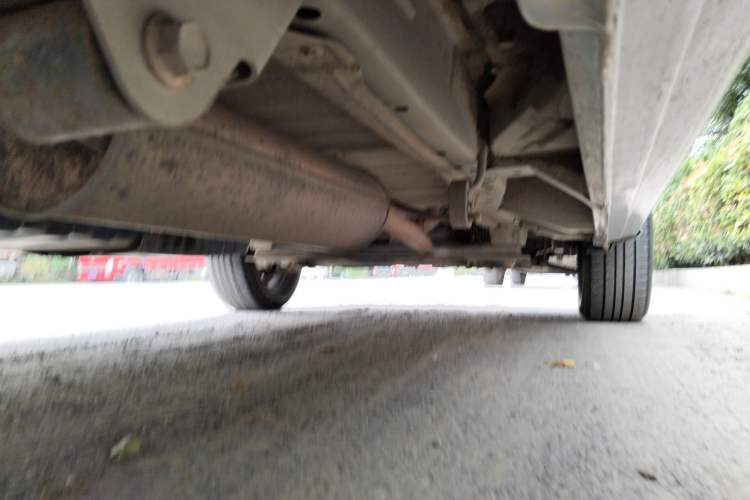 Used Dongfeng Shuaike 2013 1.5L Manual Standard Model 7-Seater China V Standard Chassis Rear Right