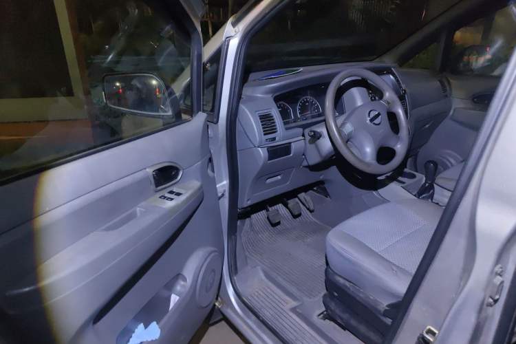 Used Dongfeng Shuaike 2013 Facelift 1.5L Manual Luxury 7-Seater China IV Standard Driver Seat
