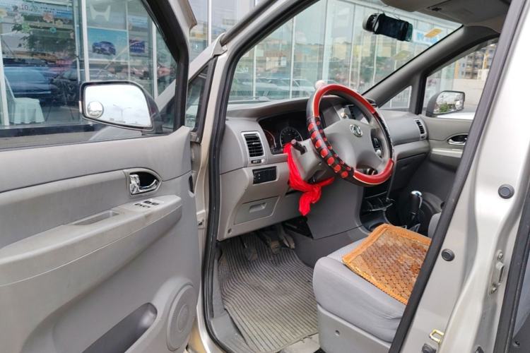 Used Dongfeng Shuaike 2013 Facelift 1.5L Manual Comfort 7-Seater China V Standard Driver Seat