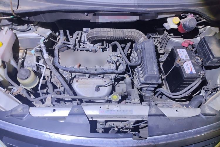 Used Dongfeng Shuaike 2013 Facelift 1.5L Manual Luxury 7-Seater China IV Standard Engine Bay