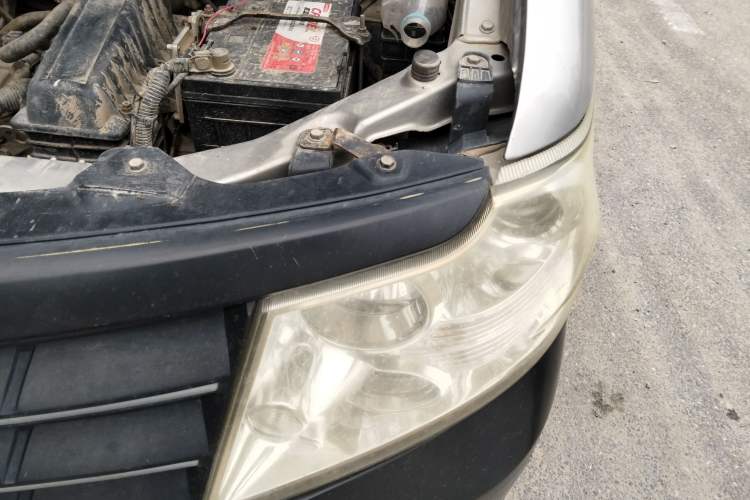 Used Dongfeng Shuaike 2013 1.5L Manual Standard Model 7-Seater China V Standard Engine Bay Left
