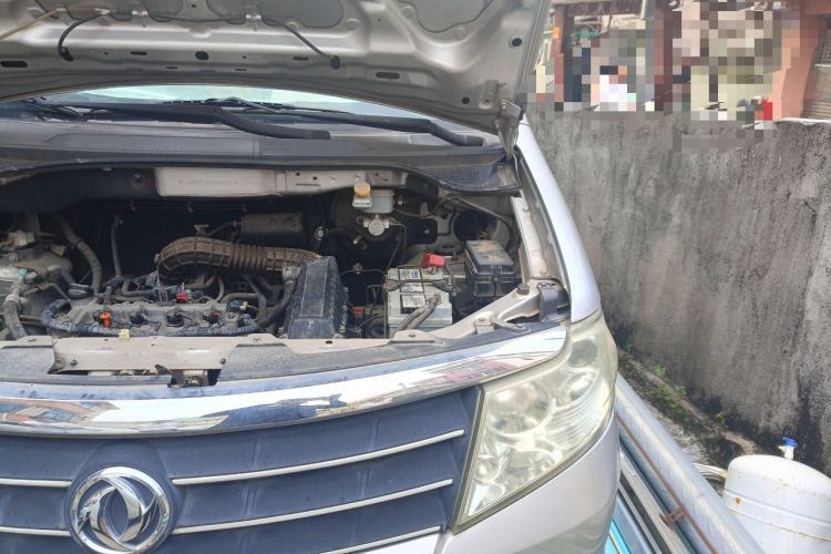 Used Dongfeng Shuaike 2013 Revised Version 1.5L Manual Comfort Trim 7 Seats China IV Standard Engine Bay Left