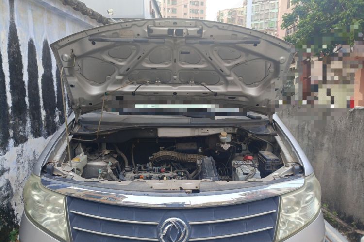 Used Dongfeng Shuaike 2013 Revised Version 1.5L Manual Comfort Trim 7 Seats China IV Standard Engine Bay
