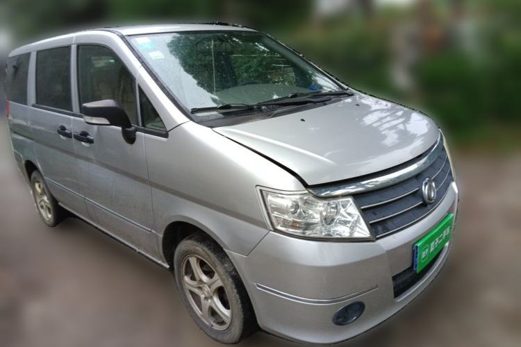 Used Dongfeng Shuaike 2013 Revised Version 1.5L Manual Comfort Trim 7 Seats China IV Standard Front Right 45 Deg