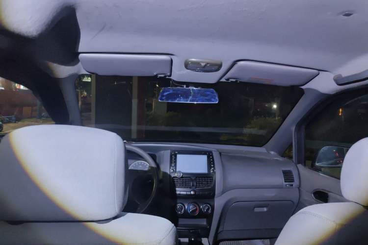 Used Dongfeng Shuaike 2013 Facelift 1.5L Manual Luxury 7-Seater China IV Standard Headliner