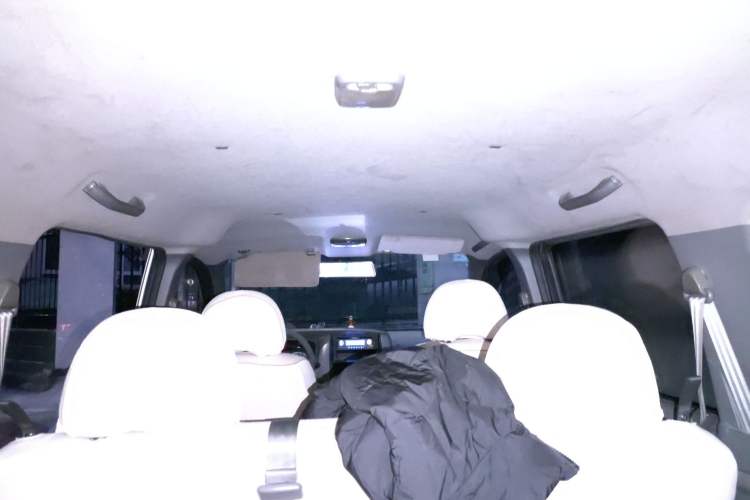 Used Dongfeng Shuaike 2013 1.5L Manual Standard Model 7-Seater China V Standard Headliner