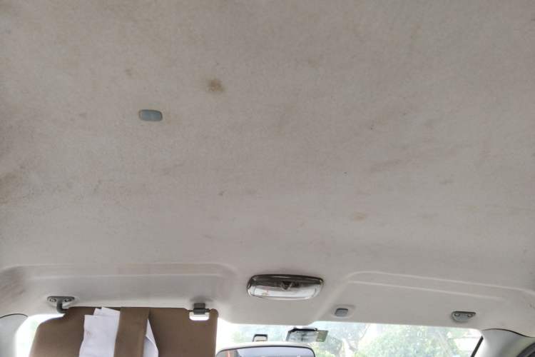 Used Dongfeng Shuaike 2013 1.5L Manual Standard Model 7-Seater China V Standard Headliner