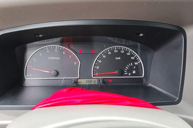 Used Dongfeng Shuaike 2013 Facelift 1.5L Manual Comfort 7-Seater China V Standard Instrument Cluster