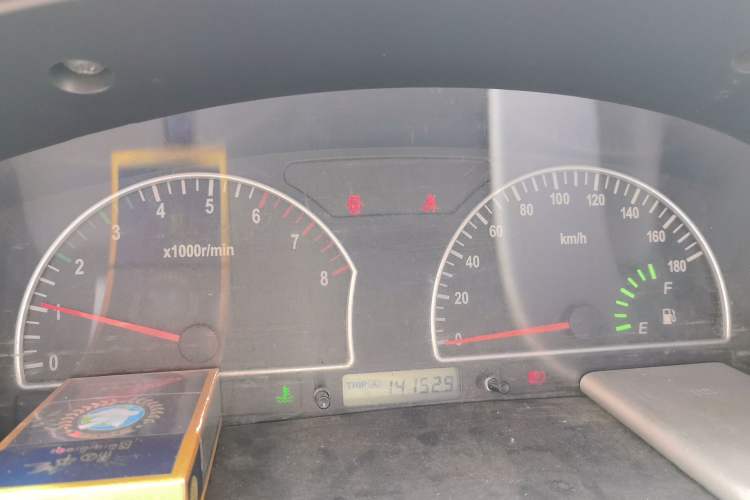 Used Dongfeng Shuaike 2013 Revised Version 1.5L Manual Standard Edition 7 Seats China IV Standard Instrument Cluster
