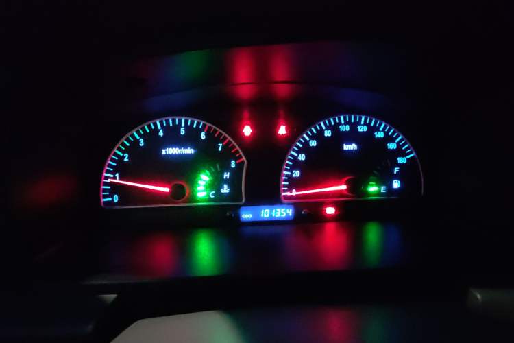Used Dongfeng Shuaike 2013 1.5L Manual Standard Model 7-Seater China V Standard Instrument Cluster