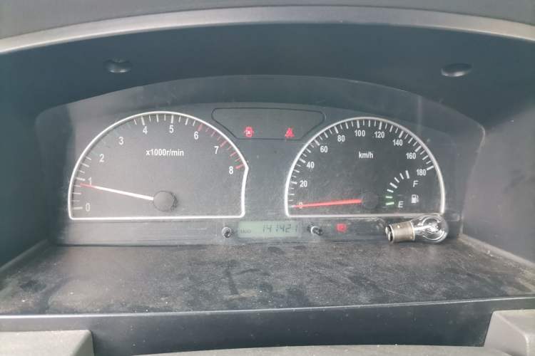 Used Dongfeng Shuaike 2013 Facelift 1.5L Manual Luxury 7-Seater China IV Standard Instrument Cluster