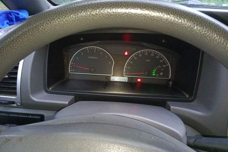 Used Dongfeng Shuaike 2013 Revised Version 1.5L Manual Comfort Trim 7 Seats China IV Standard Instrument Cluster