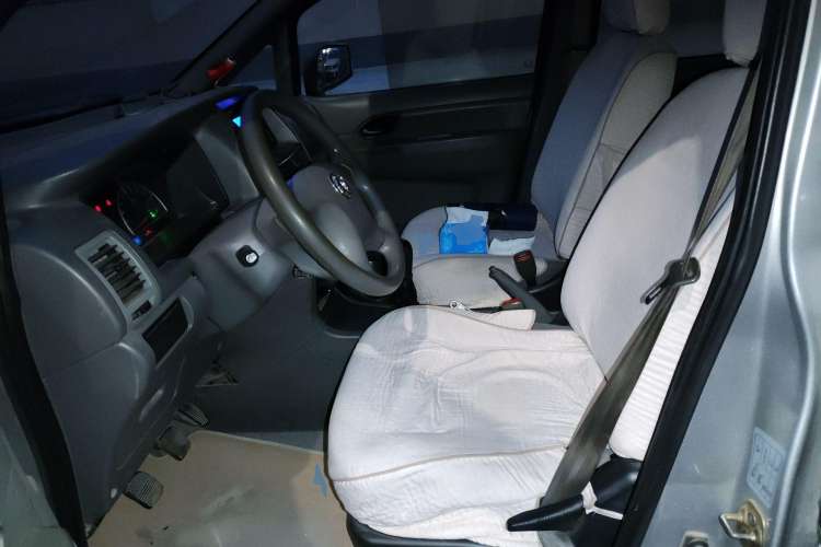 Used Dongfeng Shuaike 2013 1.5L Manual Standard Model 7-Seater China V Standard Left Front Seat