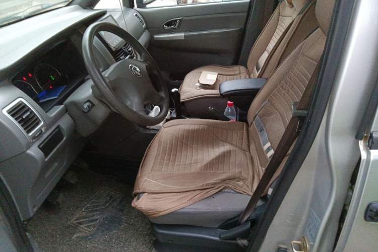 Used Dongfeng Shuaike 2013 Revised Version 1.5L Manual Comfort Trim 7 Seats China IV Standard Left Front Seat