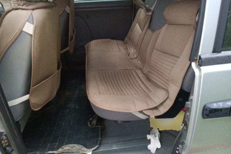 Used Dongfeng Shuaike 2013 Revised Version 1.5L Manual Comfort Trim 7 Seats China IV Standard Left Rear Seat