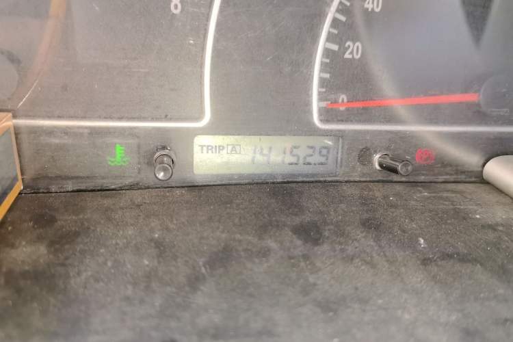 Used Dongfeng Shuaike 2013 Revised Version 1.5L Manual Standard Edition 7 Seats China IV Standard Odometer Close Up