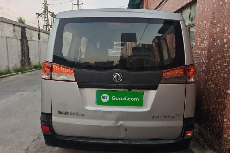 Used Dongfeng Shuaike 2013 Revised Version 1.5L Manual Standard Trim 5 Seats China IV Standard Rear