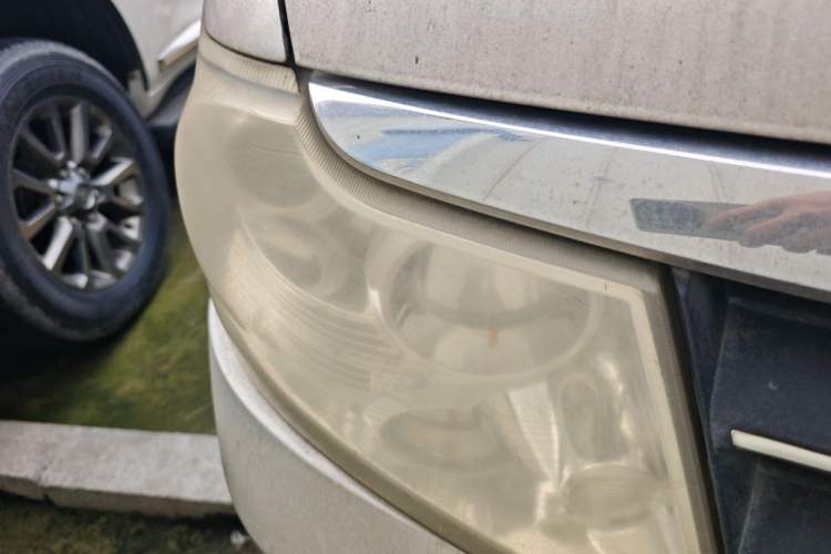 Used Dongfeng Shuaike 2013 Facelift 1.5L Manual Comfort 7-Seater China V Standard Right Front Headlight