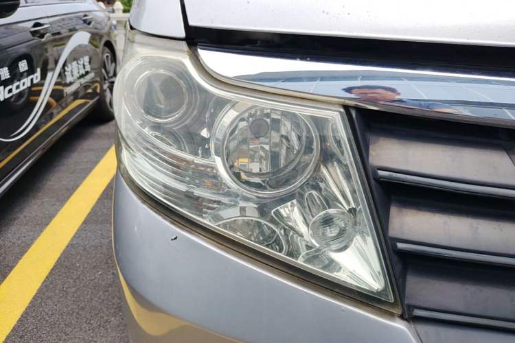 Used Dongfeng Shuaike 2013 Facelift 1.5L Manual Comfort 7-Seater China V Standard Right Front Headlight