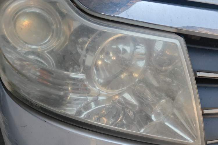 Used Dongfeng Shuaike 2013 Revised Version 1.6L Manual Luxury 7-Seater China V Standard Right Front Headlight