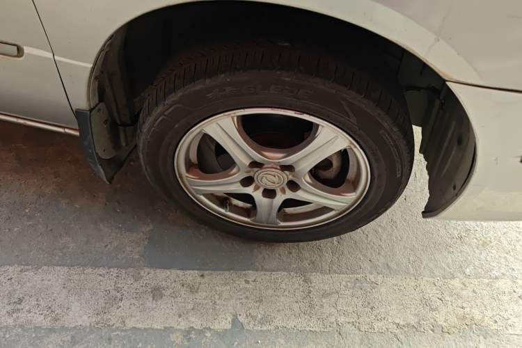 Used Dongfeng Shuaike 2013 Revised Version 1.5L Manual Comfort Trim 7 Seats China IV Standard Right Front Wheel Hub
