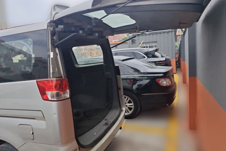 Used Dongfeng Shuaike 2013 Revised Version 1.5L Manual Comfort Trim 7 Seats China IV Standard Trunk