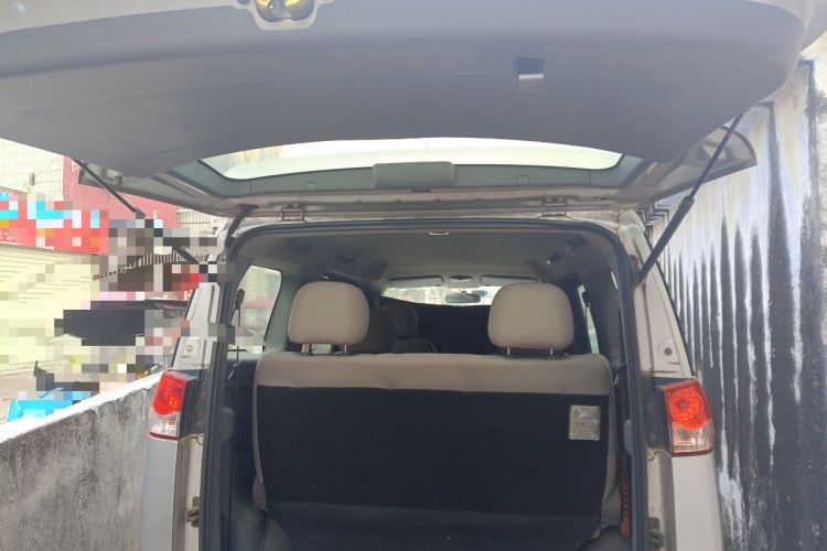 Used Dongfeng Shuaike 2013 Revised Version 1.5L Manual Comfort Trim 7 Seats China IV Standard Trunk