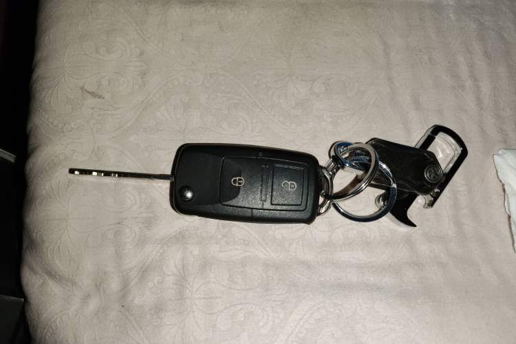 Used Dongfeng Shuaike 2013 1.5L Manual Standard Model 7-Seater China V Standard Vehicle Key