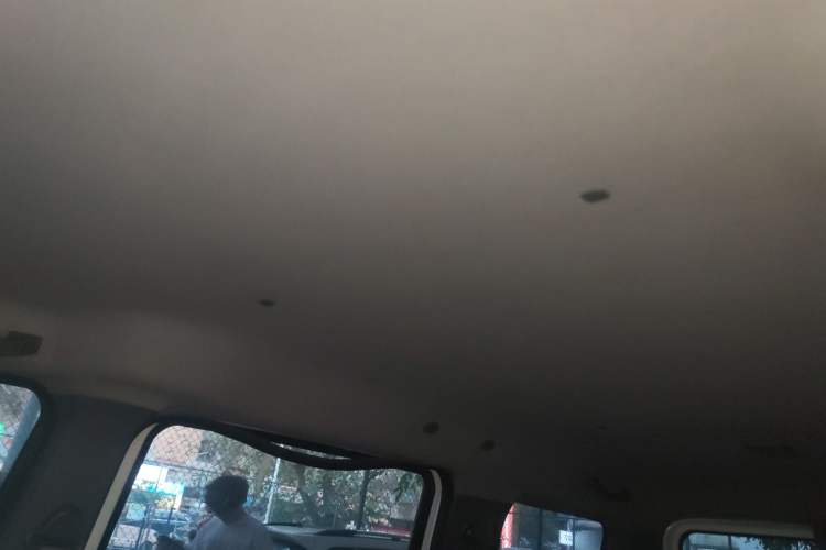 Used Dongfeng Shuaike 2013 Revised Version 1.5L Manual Standard Edition 7 Seats China IV Standard Headliner