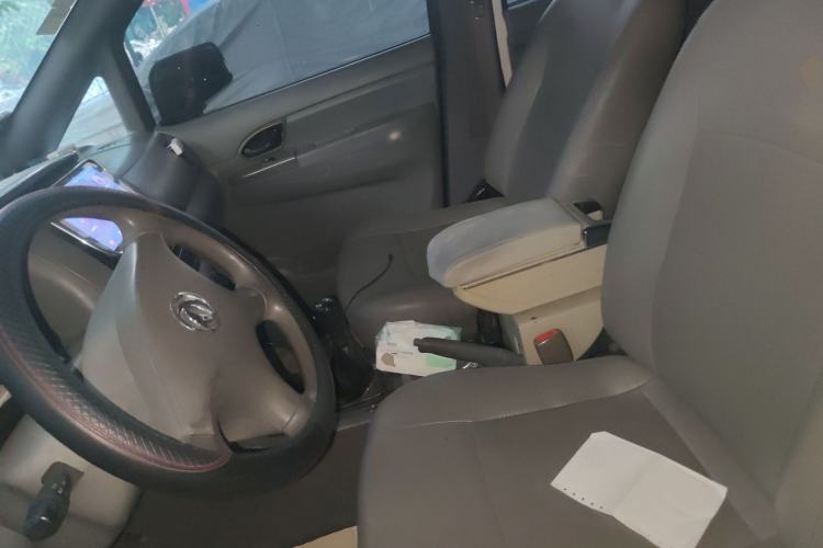 Used Dongfeng Shuaike 2013 Revised Version 1.5L Manual Standard Edition 7 Seats China IV Standard Left Front Seat