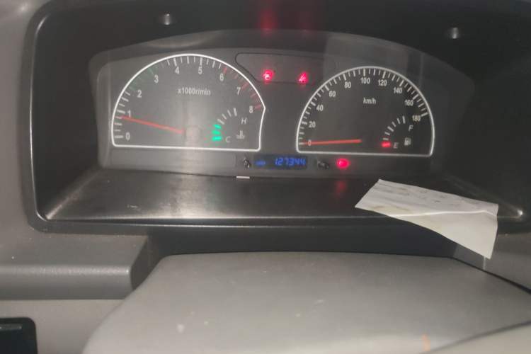 Used Dongfeng Shuaike 2013 Revised Version 1.5L Manual Standard Edition 7 Seats China IV Standard Odometer Close Up