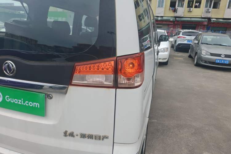 Used Dongfeng Shuaike 2013 Facelift 1.5L Manual Comfort 7-Seater China V Standard Right Rear Taillight