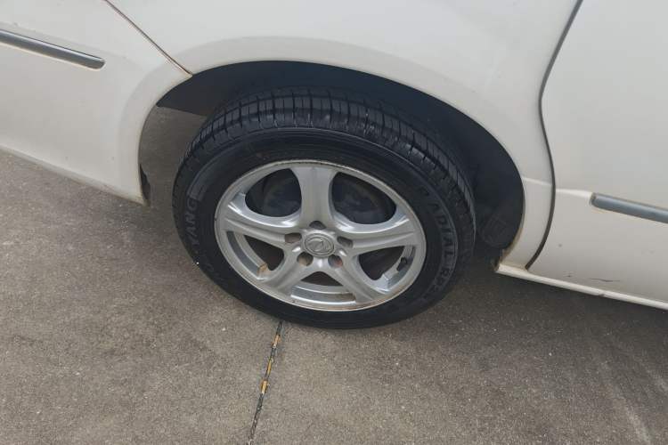 Used Dongfeng Shuaike 2013 Facelift 1.5L Manual Comfort 7-Seater China V Standard Right Rear Wheel Hub