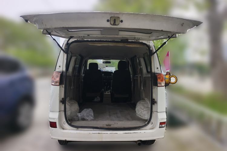 Used Dongfeng Shuaike 2013 Revised Version 1.5L Manual Standard Trim 5 Seats China V Emission Standard Trunk