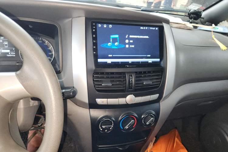 Used Dongfeng Shuaike 2014 1.6L Manual Comfort 7-Seater China IV Standard Audio And AC Panel