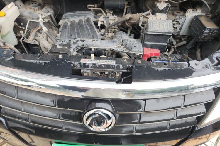 Used Dongfeng Shuaike 2014 1.6L Manual Comfort 7-Seater China IV Standard Engine Bay