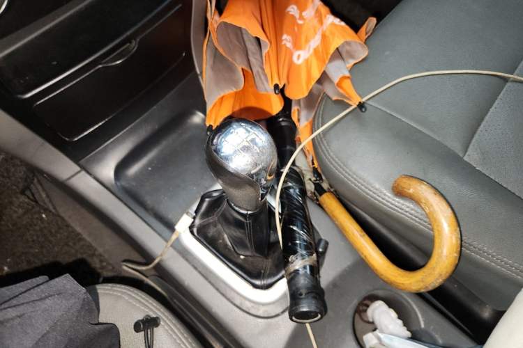 Used Dongfeng Shuaike 2014 1.6L Manual Comfort 7-Seater China IV Standard Gear Lever