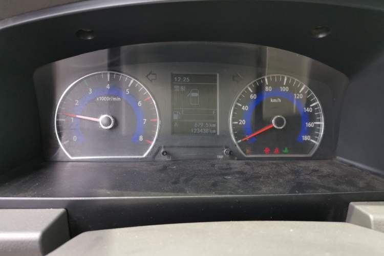 Used Dongfeng Shuaike 2014 1.6L Manual Comfort 7-Seater China IV Standard Instrument Cluster