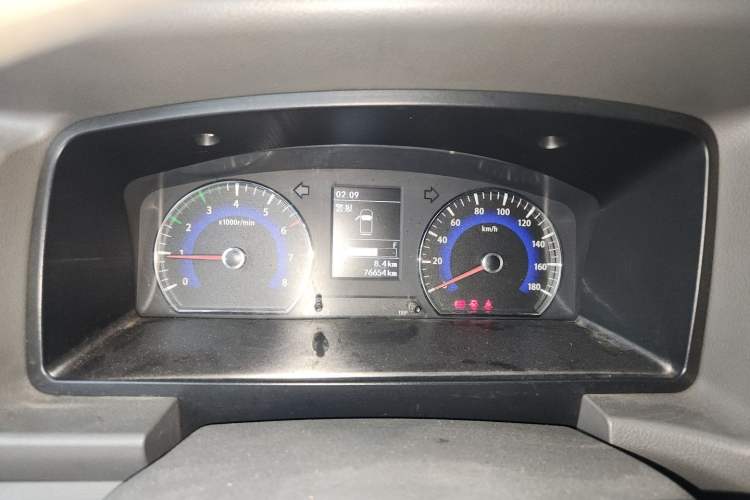 Used Dongfeng Shuaike 2014 1.6L Manual Comfort 7-Seater China IV Standard Instrument Cluster