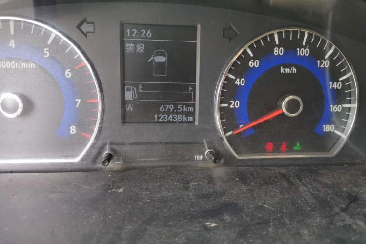 Used Dongfeng Shuaike 2014 1.6L Manual Comfort 7-Seater China IV Standard Odometer Close Up